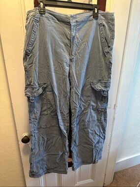 Women's Light Blue Cargo Pants - Casual Utility Style